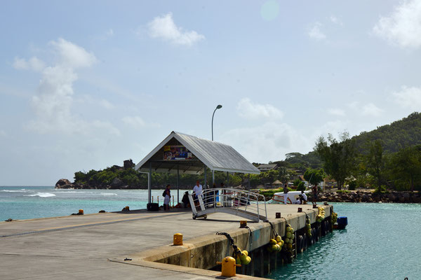 La Passe, Hafen - vor der Fährüberfahrt nach Praslin