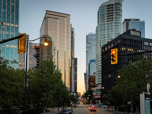 Sicht von Burrard Landing zur Thurlow Street 