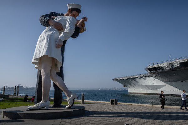 The Embarcadero - The Kiss