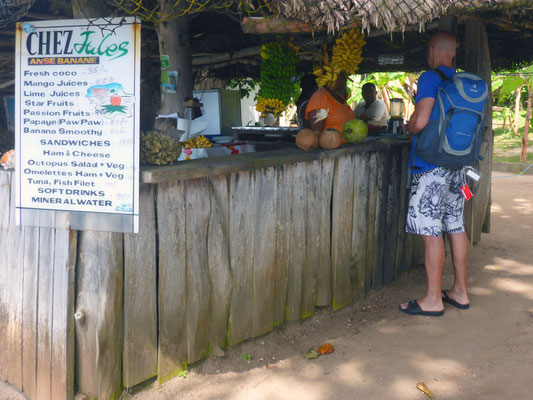 Mit dem Velo unterwegs: Ostküste, Früchtestand mit Drinks