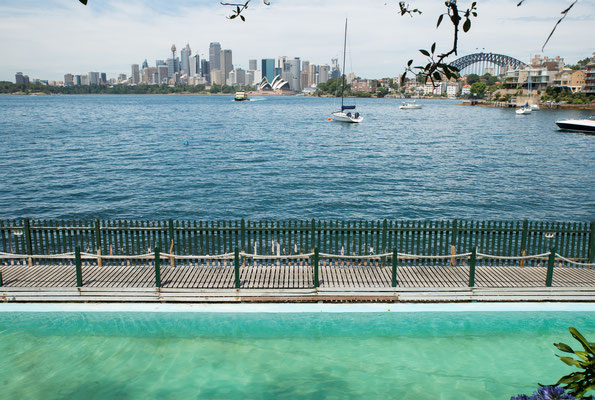 Cremorne Point, Sydney - Aussicht auf die Sydney Skyline, Maccallum Seawater Pool