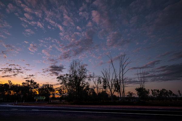 Westmar Roadhouse - Sonnenaufgang am anderen Morgen, die Fahrt geht weiter!