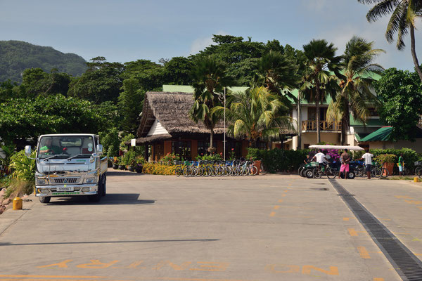 La Passe, Hafen - vor der Fährüberfahrt nach Praslin