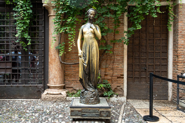 Casa die Giulietta - Julia-Statue