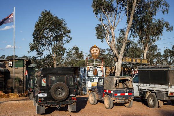 Grawin - Club in the Scrub