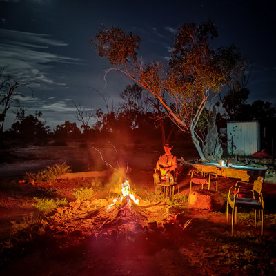 Outback Queensland - Opalmine - Besuch bei Michael und Lorrae - am Lagerfeuer