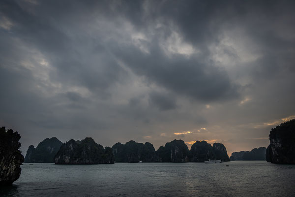 Hanoi - Halong Bay/Bai Tu Long Bay