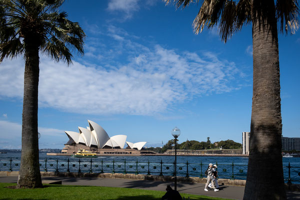 Hickson Road Reserve mit Sicht auf die Oper