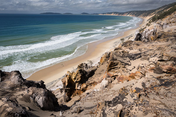 Carlo Sand Blow, Rainbow Beach