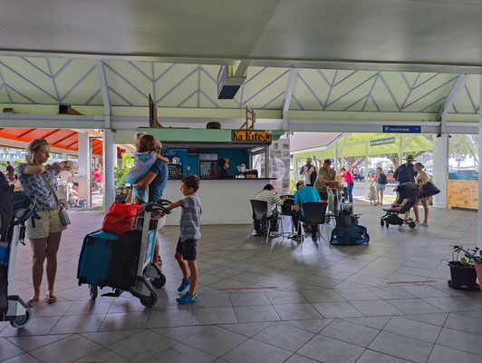 Flughafen Rarotonga - vor dem Flug nach Auckland/Sydney
