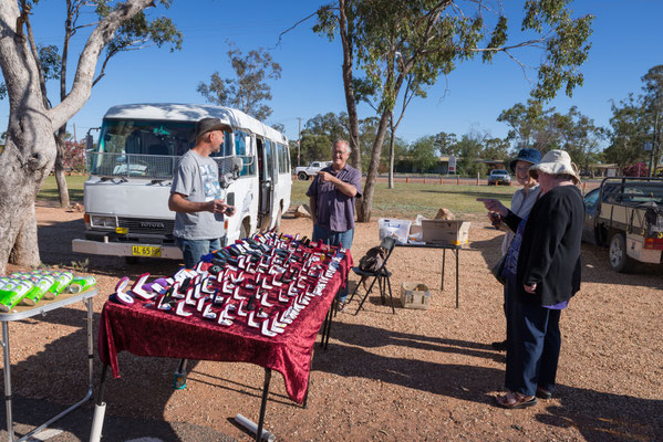 Lightning Ridge Sunday Market