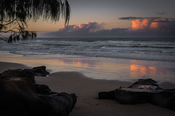 Rainbow Beach bei Sonnenuntergang