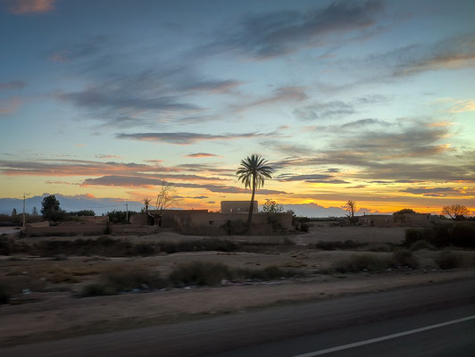 Fahrt zurück nach Marrakesch - Handyfoto aus dem fahrenden Auto
