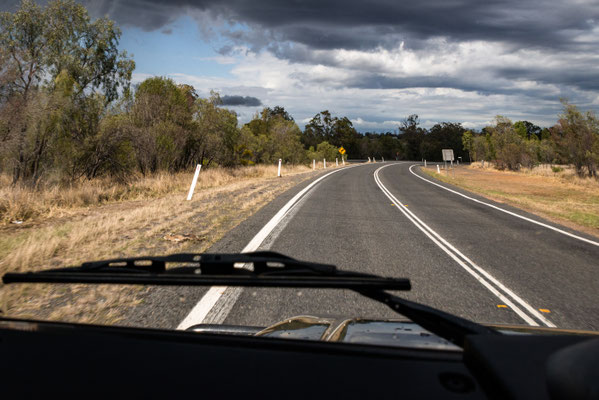 Unterwegs nach Lightning Ridge - es sieht nach Regen aus...