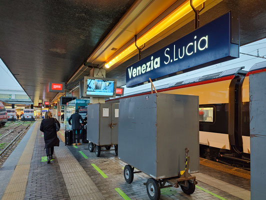 Ankunft in Venedig - Stazione Venezia S. Lucia