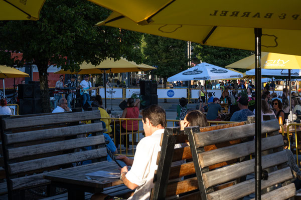 Lonsdale Quay, North Vancouver - Essen im 'Tap & Barrel'