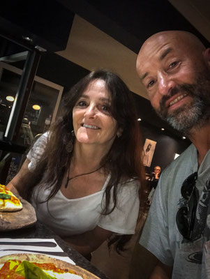 Airlie Beach - Pizza am Abend