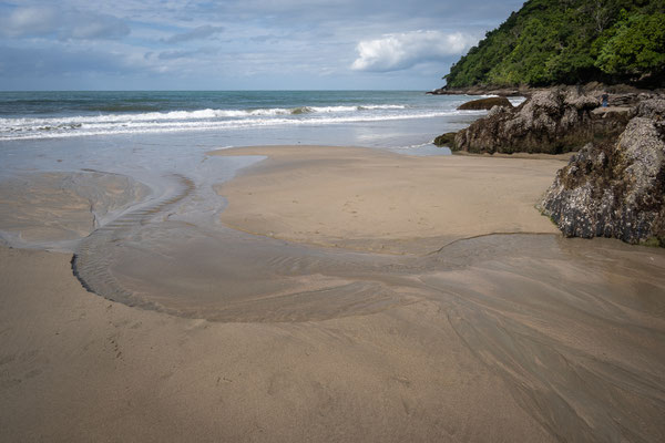 Etty Bay Beach