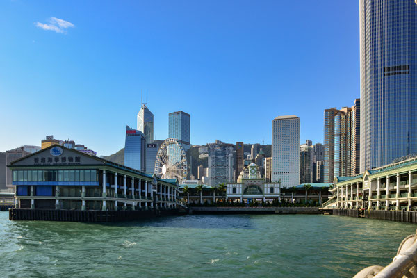Mit der Fähre von Hongkong Island nach Kowloon