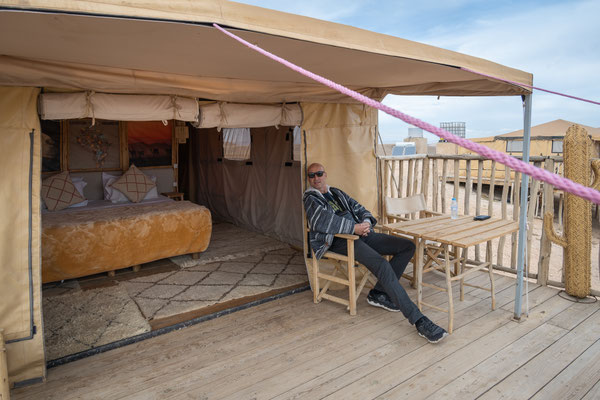 'Nkhila Lodge' - unser Luxus-Zelt, die Terrasse