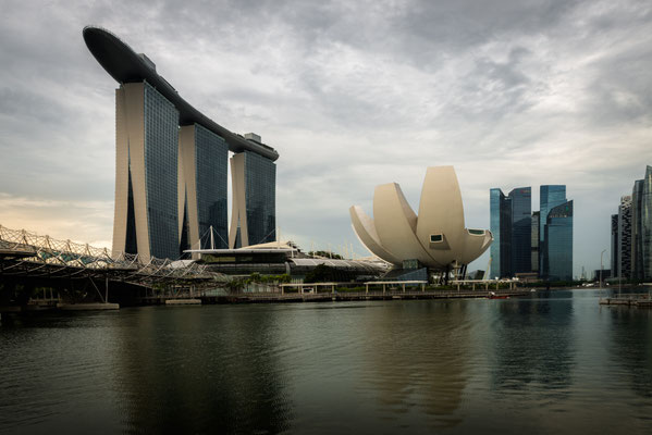 nach Sonnenaufgang - Marina Sands und Art Science Museum