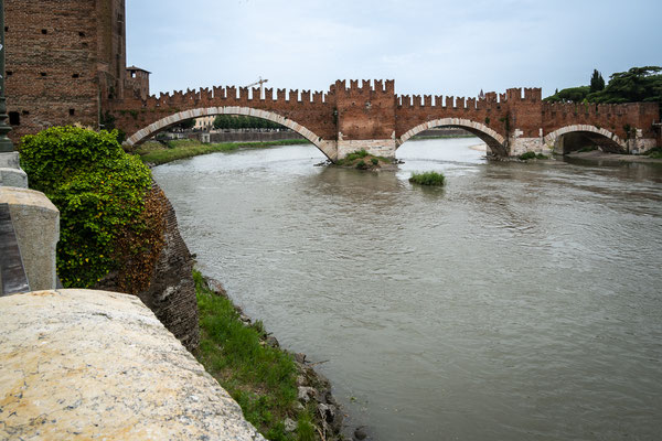 Castelvecchio - Aussicht zur Ponte Scaligero