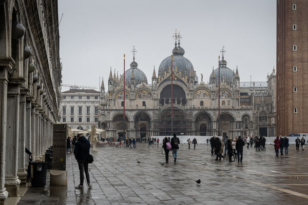Venedig - Markusplatz im Regen