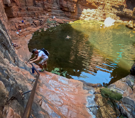 Weano Gorge, Karijini Nationalpark - Abstieg zum Handrail Pool