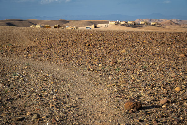 'Nkhila Lodge' - die Umgebung, Aussicht zur Lodge