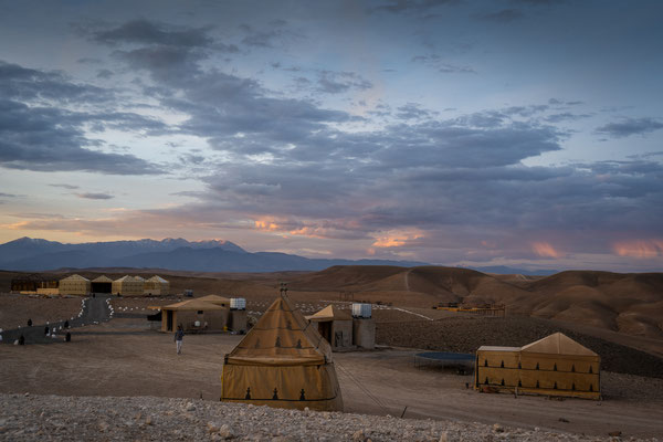 Sonnenaufgang bei der 'Nkhila Lodge' - das Camp