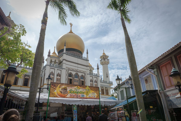 Kampong Glam - Arabisches Viertel - Bussorah Street mit Masjid Sultan Moschee