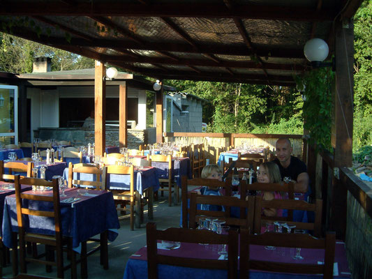 2008 - Camping Merendella, das Restaurant vor dem Campingeingang