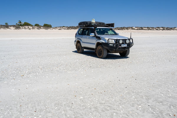 Eighty Mile Beach - mit dem Auto am Strand