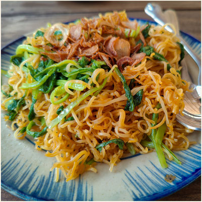Hanoi - kulinarisch: Fried Noodles mit Gemüse