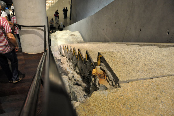 9/11 Museum - Original Treppe