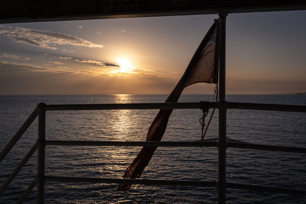 Kingfisher Bay - mit der Fähre in den Sonnenuntergang
