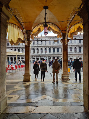 Markusplatz, Piazza San Marco - langsam wird das Wetter besser...