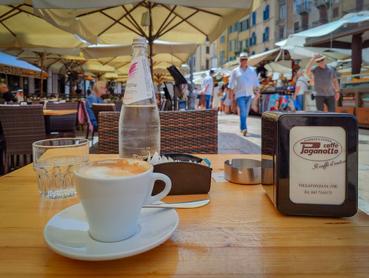 Piazza delle Erbe - Markt und Restaurants