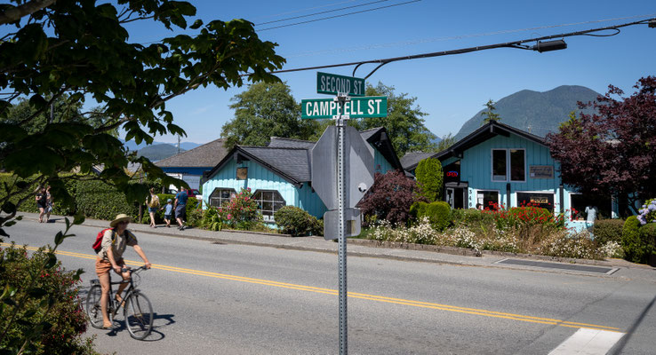 Tofino - Campbell St /Second St