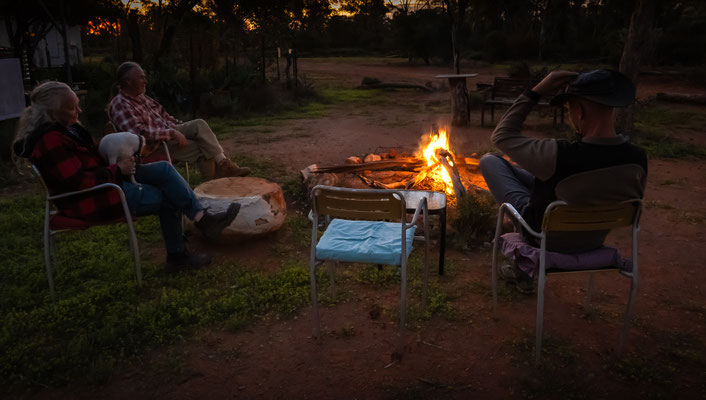 Outback Queensland - Opalmine - Besuch bei Michael und Lorrae - am Lagerfeuer