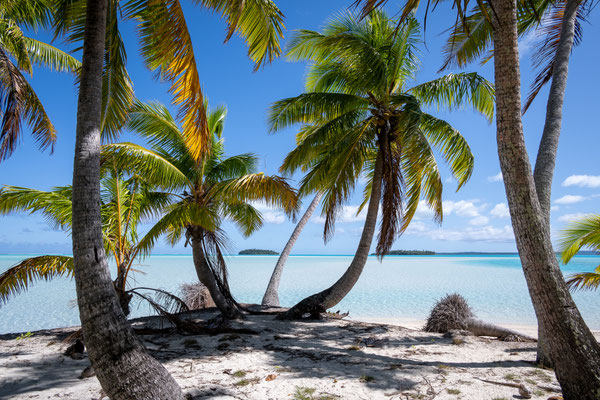 Aitutaki Lagoon - One Foot Island