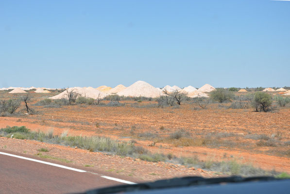 Auf dem Stuart Highway vor Coober Pedy