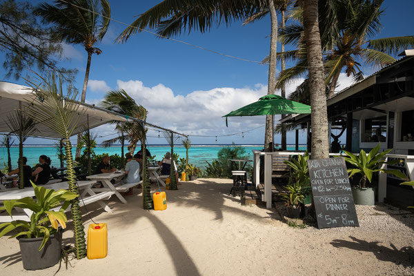 Restaurant 'Charlie's Raro'