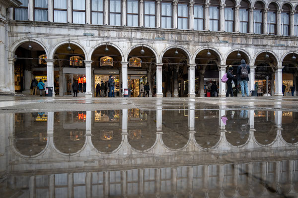 Venedig - Markusplatz im Regen