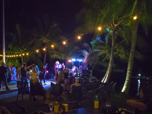ACCA-DACCA im Yacht Club, Port Douglas