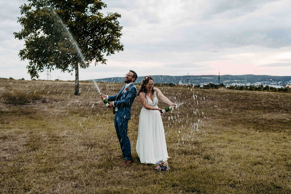Hochzeit sekt foto - purelovestories photography