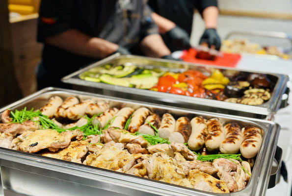 Fleischbuffet und Beilagenbuffet