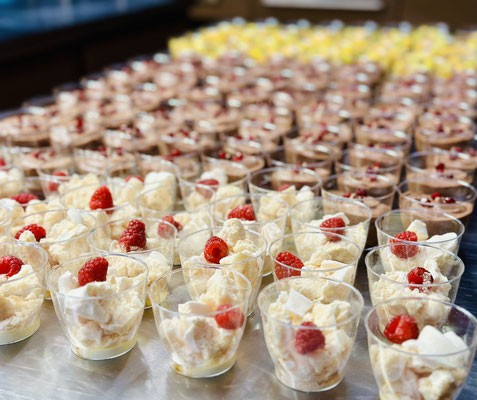 Dessertbuffet mit verschiedener Auswahl 