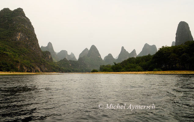 Sur la rivière Li et ses monts karstiques, près de Yangshuo ©Michel AYMERICH