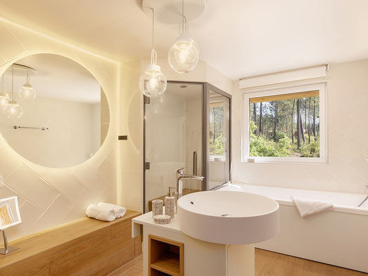 (c) Center Parcs